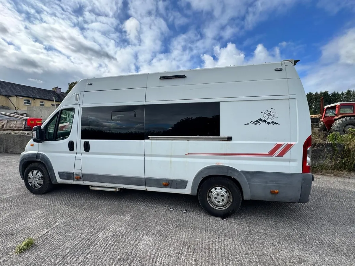 Camper van - Image 1