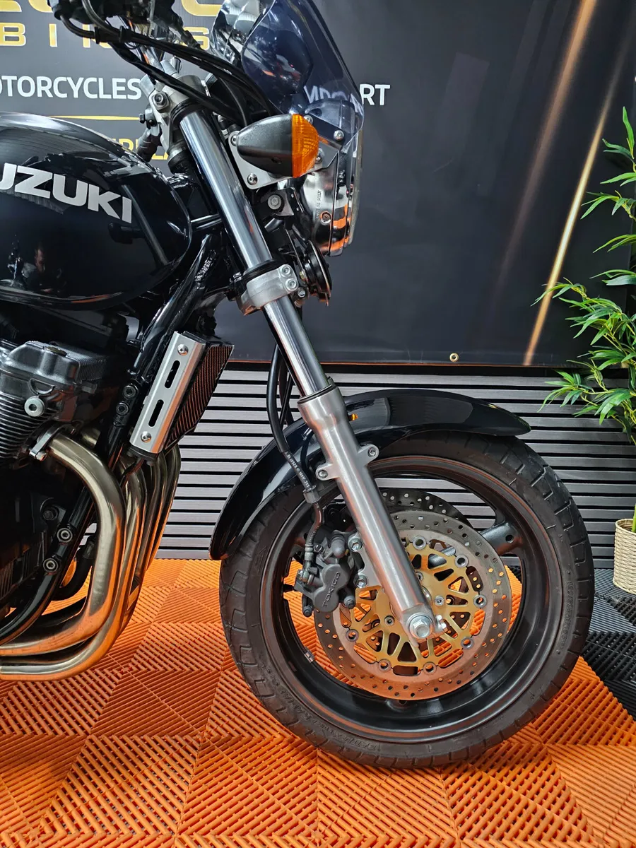 Suzuki GSX 750 Inazuma 8000k km - Image 2
