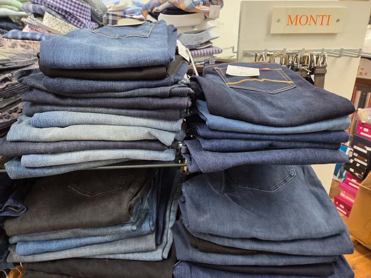 COMPLETE MENSWEAR & FOOTWEAR CLEARANCE – 1,300 UNI - Image 4