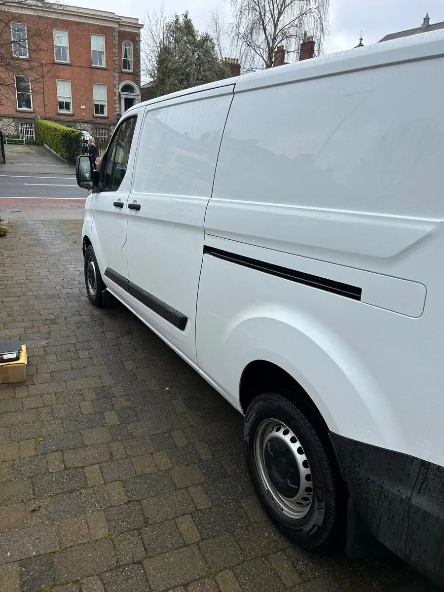 Ford Transit 2021 - Image 2