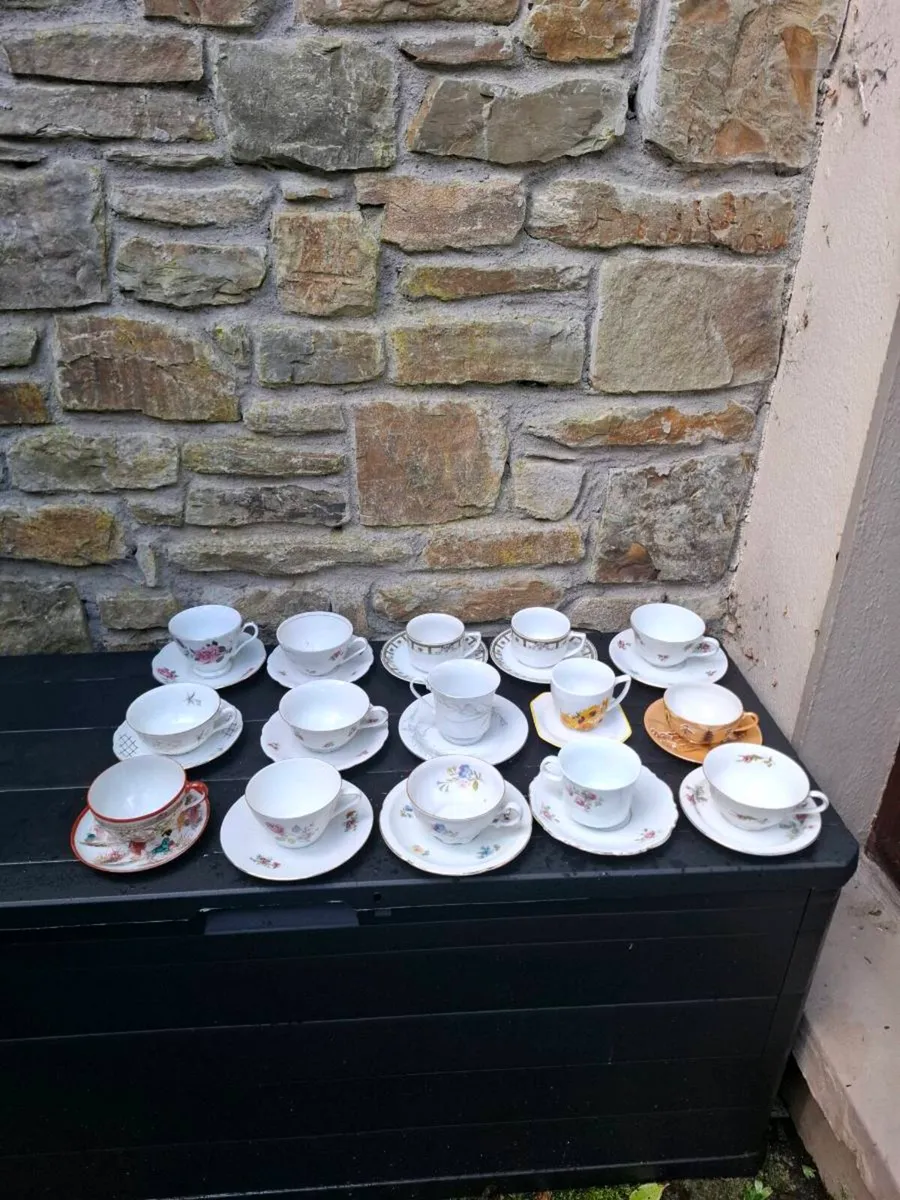 15 china mix and match china tea cups and saucers - Image 1