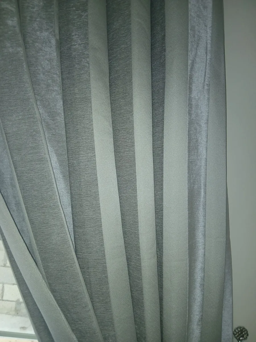 Curtains - Image 3