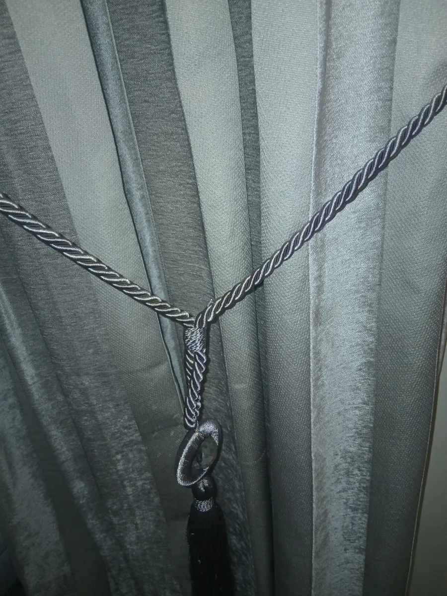Curtains - Image 1