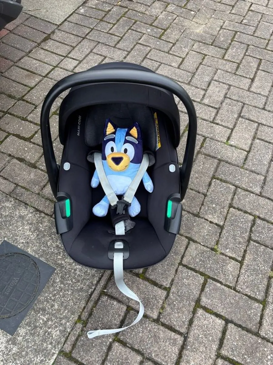 Maxi Cozi 360 pebble - seat and swivel base - Image 3