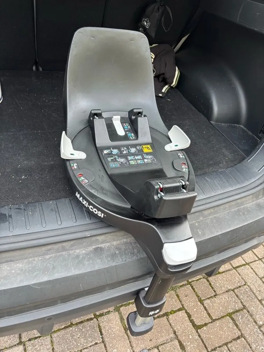 Maxi Cozi 360 pebble - seat and swivel base - Image 4