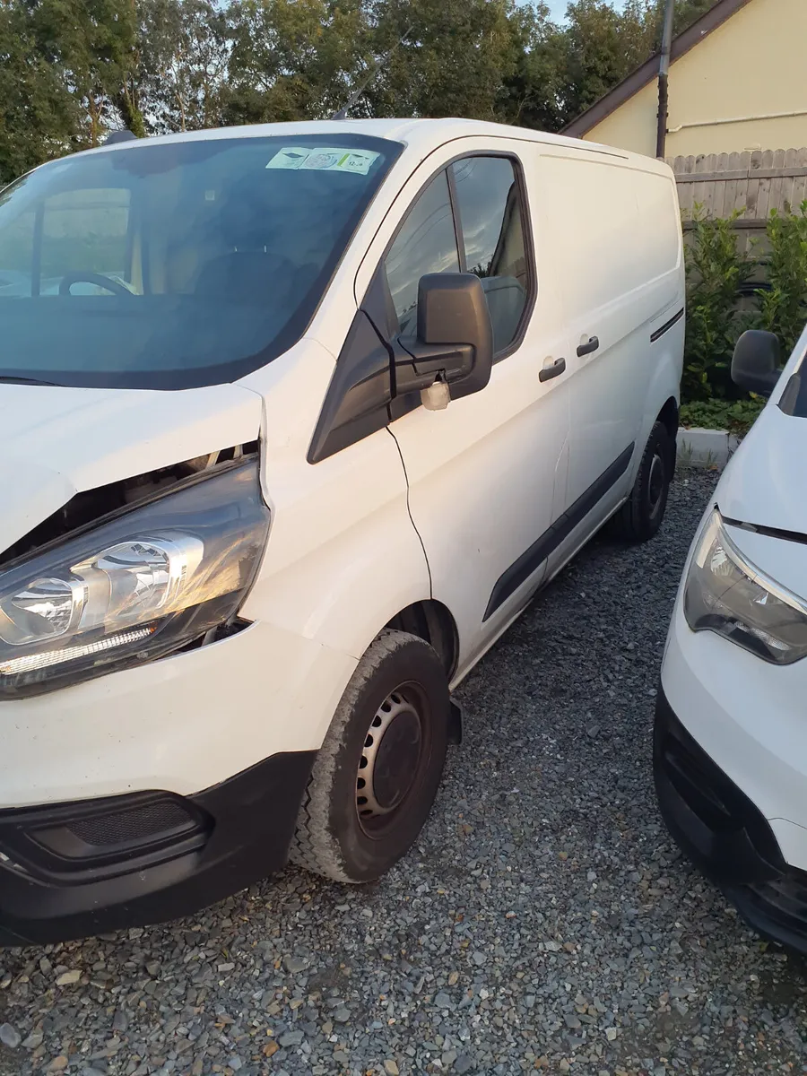 Ford Transit Custom 2022 - Image 2