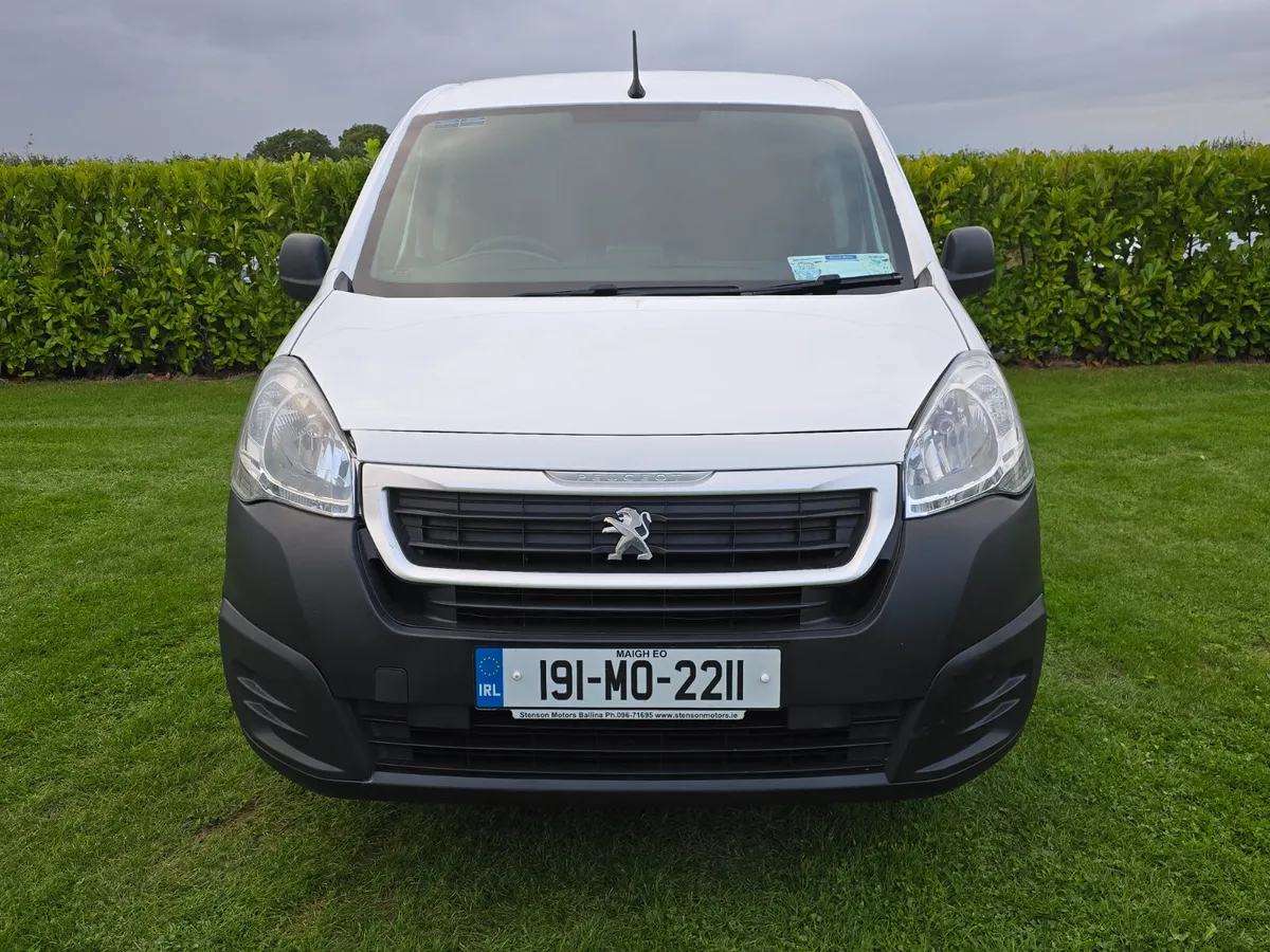 191 Peugeot Partner Doe and Tax Low miles - Image 3