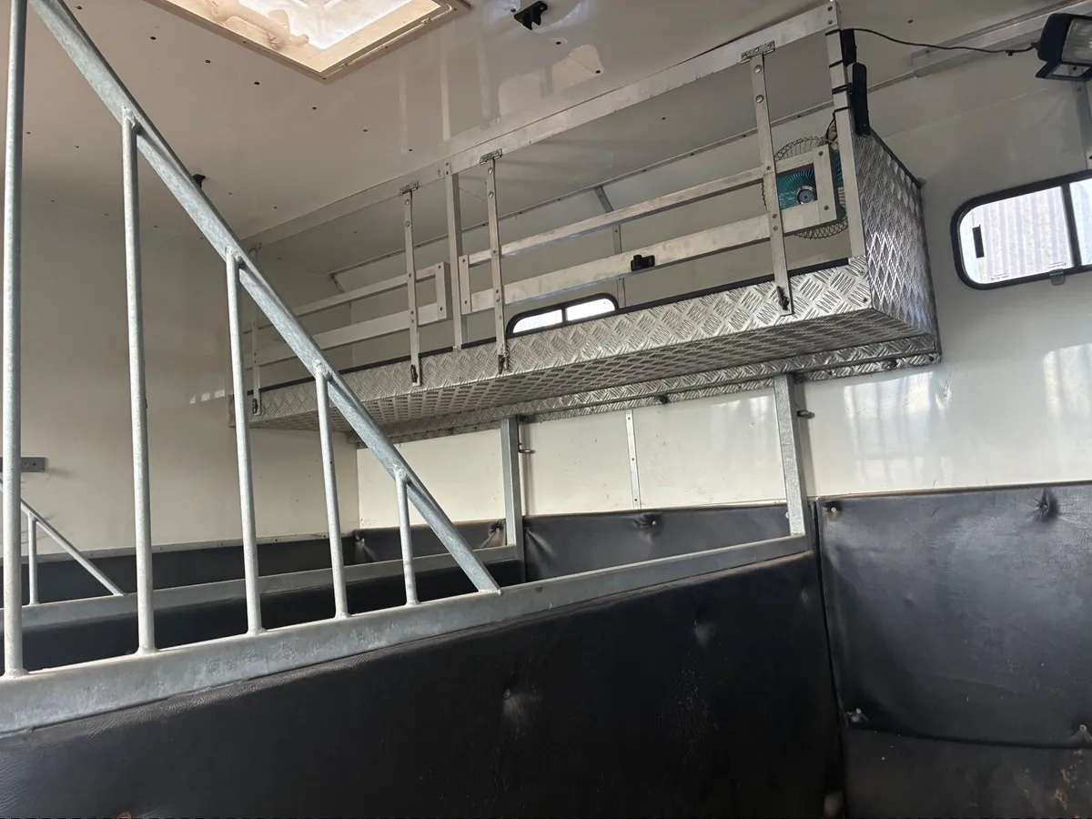 2006 Iveco silver horse lorry - Image 3