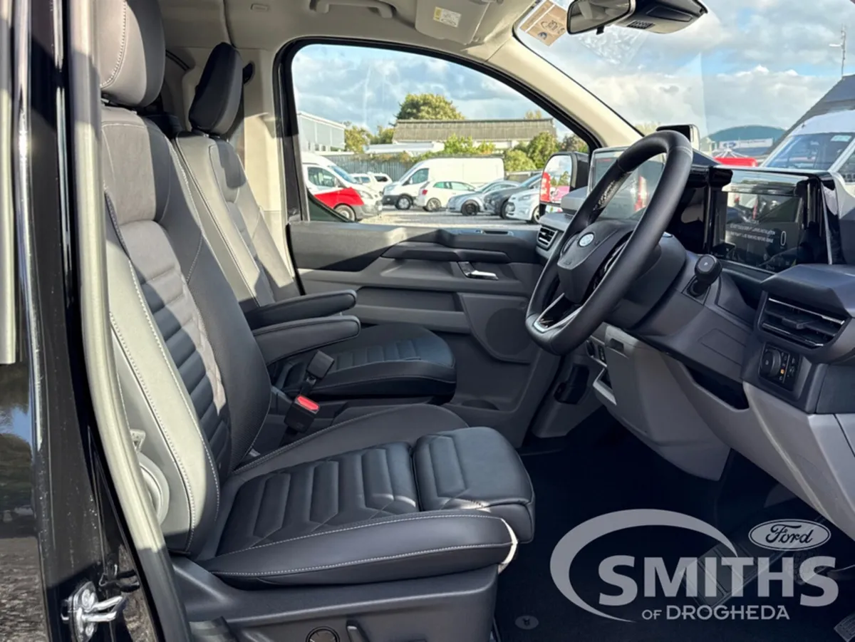 Ford Tourneo Custom TITANIUM 2.5 232PS AUTO 8 SEAT - Image 4