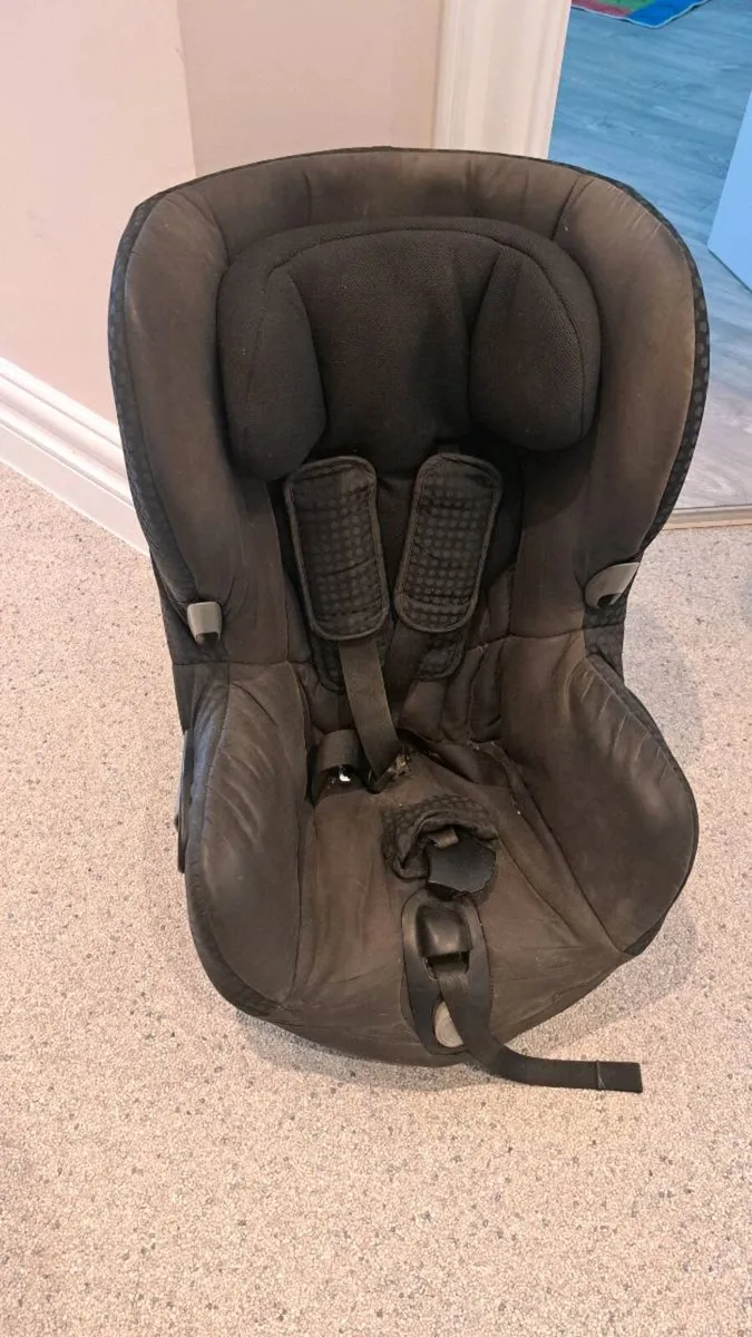 Maxi cosi car seat - Image 1