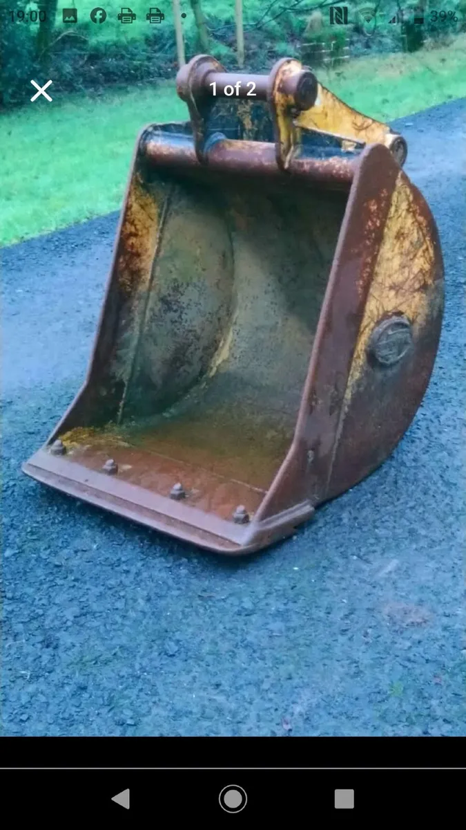 JCB DIGGER BUCKET 45mm pins - Image 2
