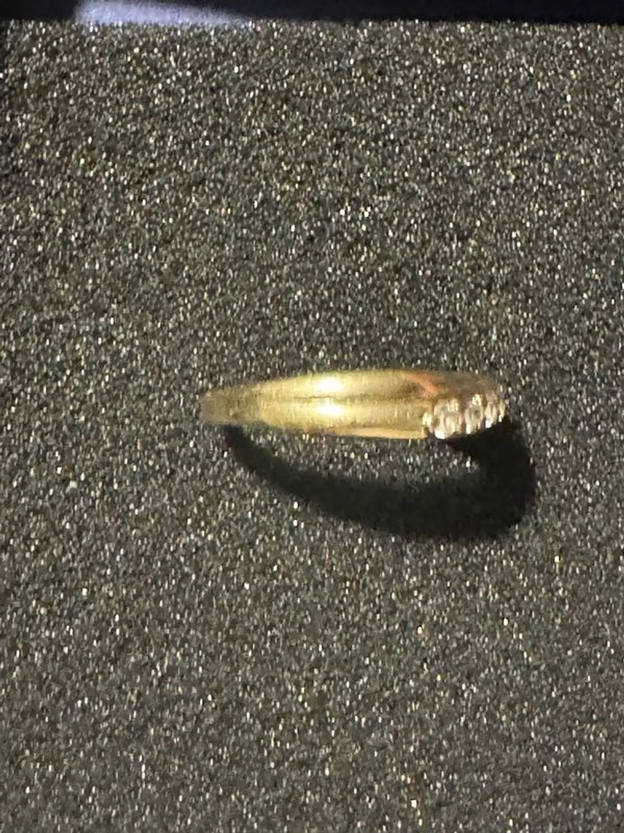 9ct Gold Cz Half Eternity Ring - Image 3