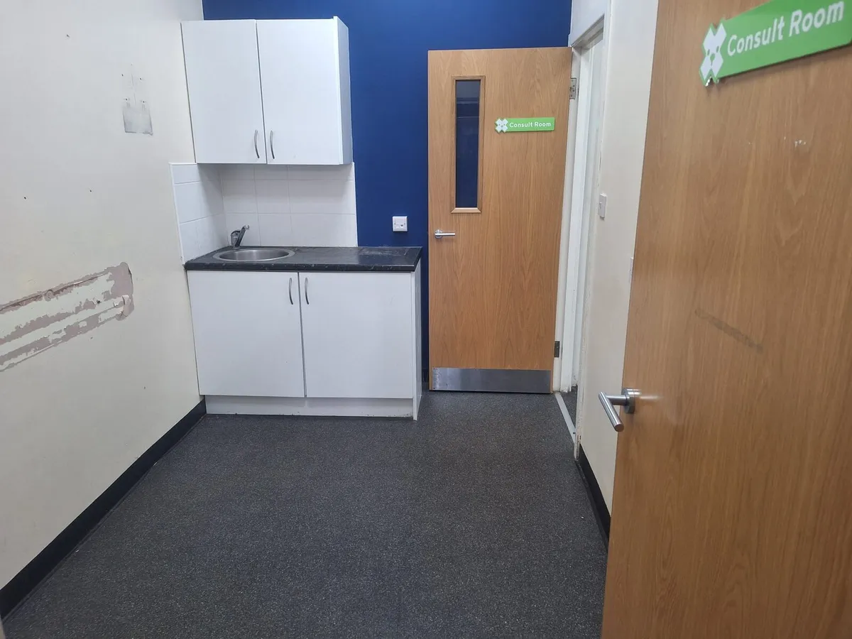Retail unit for rent - Image 3