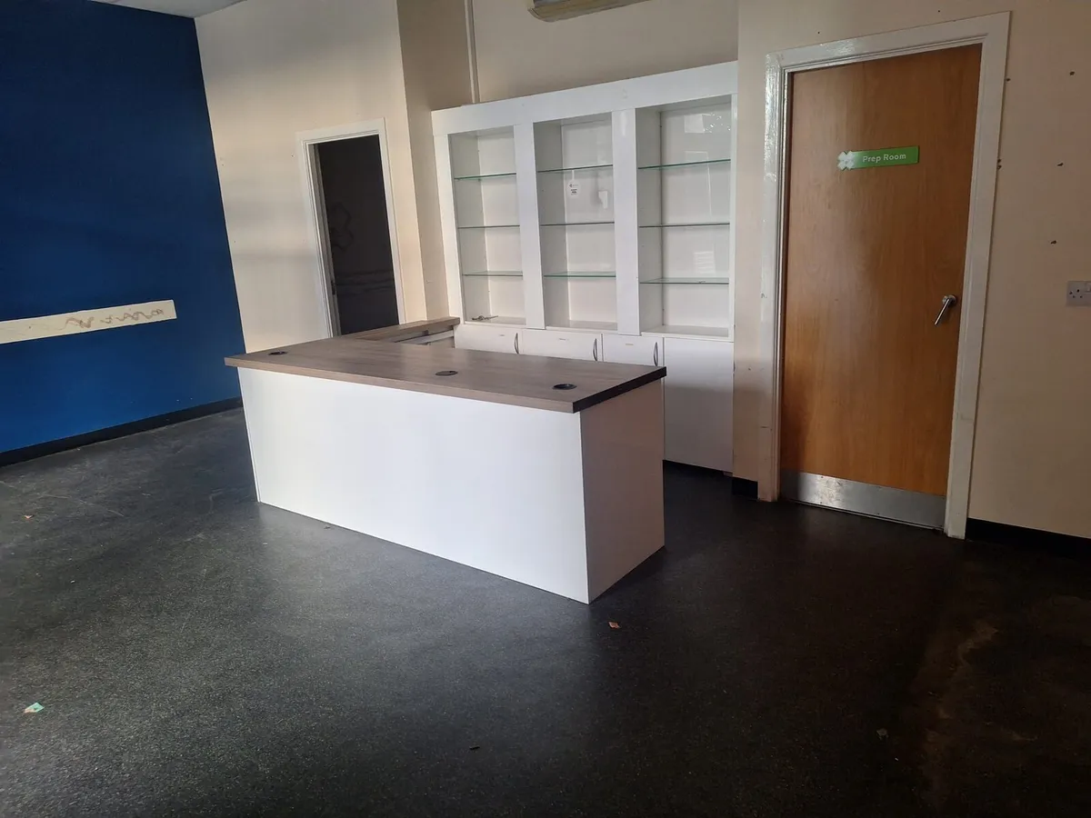 Retail unit for rent - Image 2