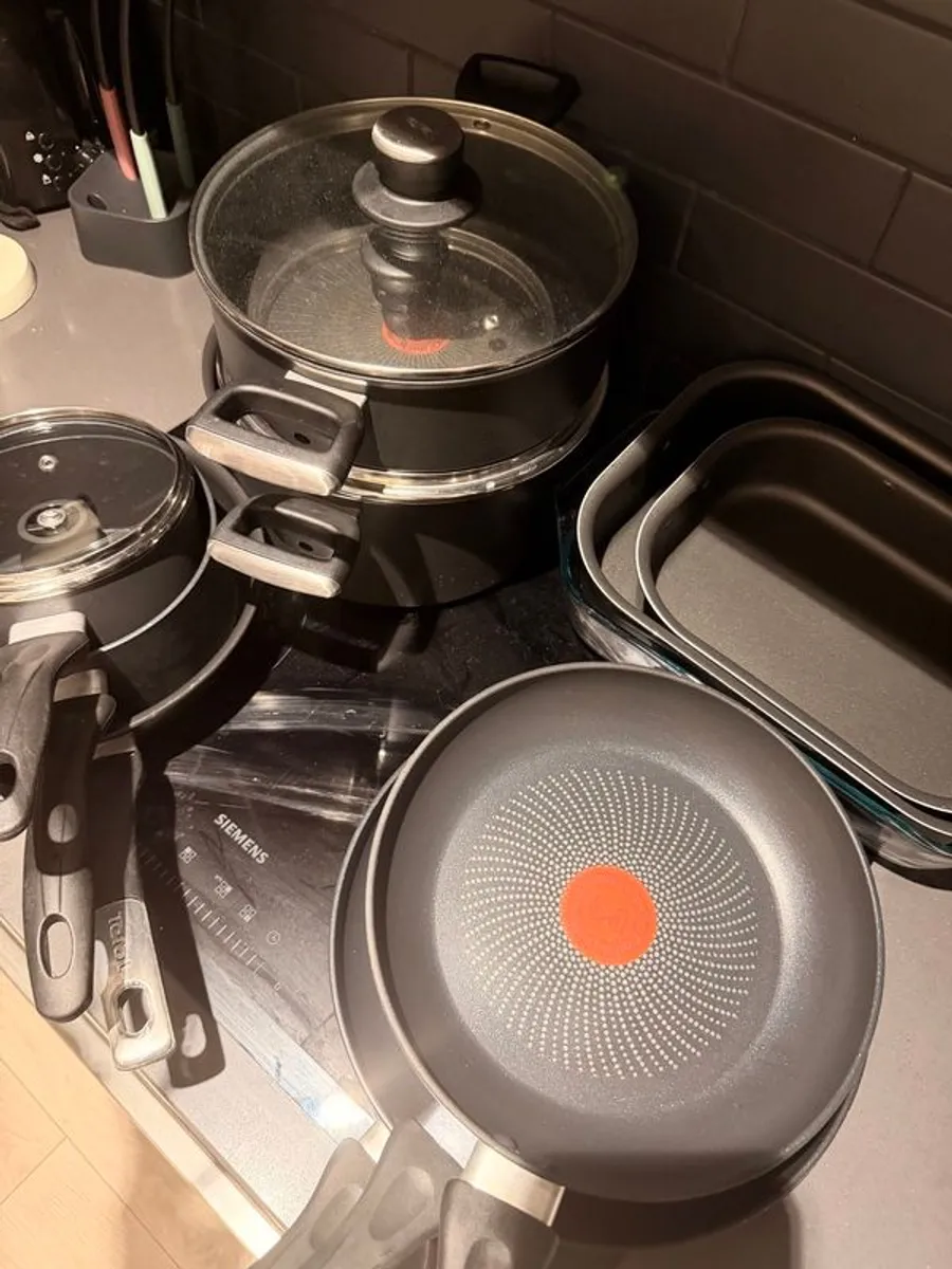 Pots & Pans Kitchen Set + Oven Trays 20 euros - Image 4