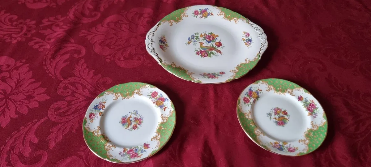 3Pc.Paragon Rockingham English Bone China Cake Set - Image 4