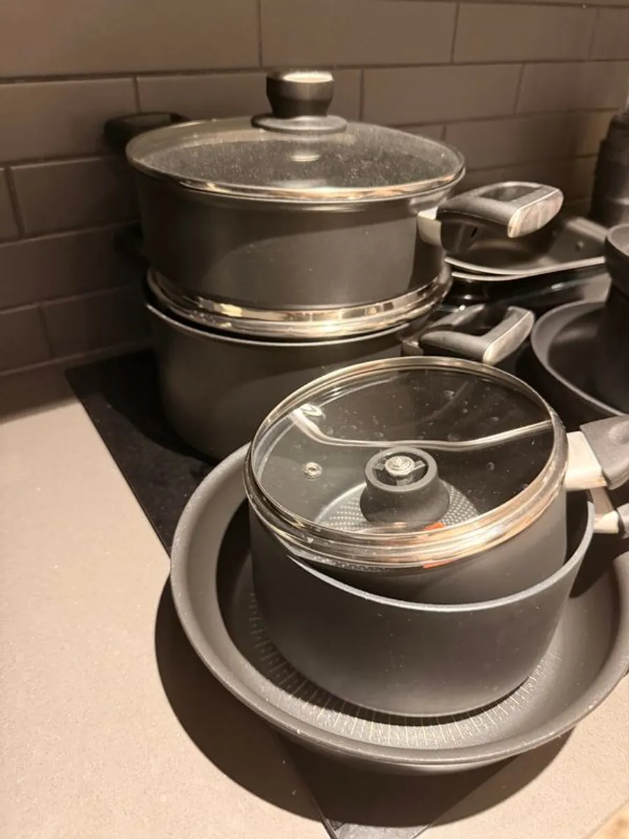 Pots & Pans Kitchen Set + Oven Trays 20 euros - Image 2