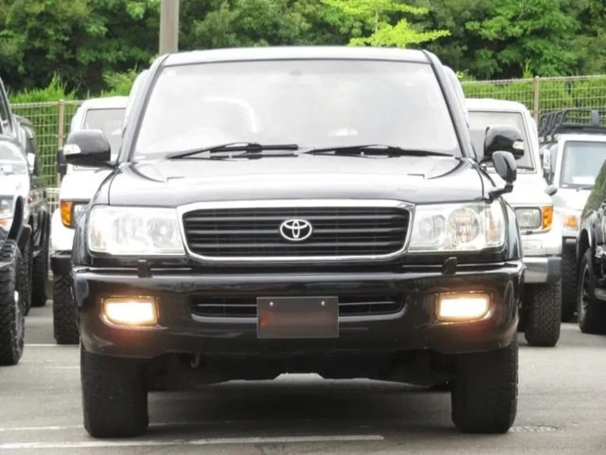 2000 TOYOTA LAND CRUISER 100 VX Amazon 4.2 2 Seats - Image 1