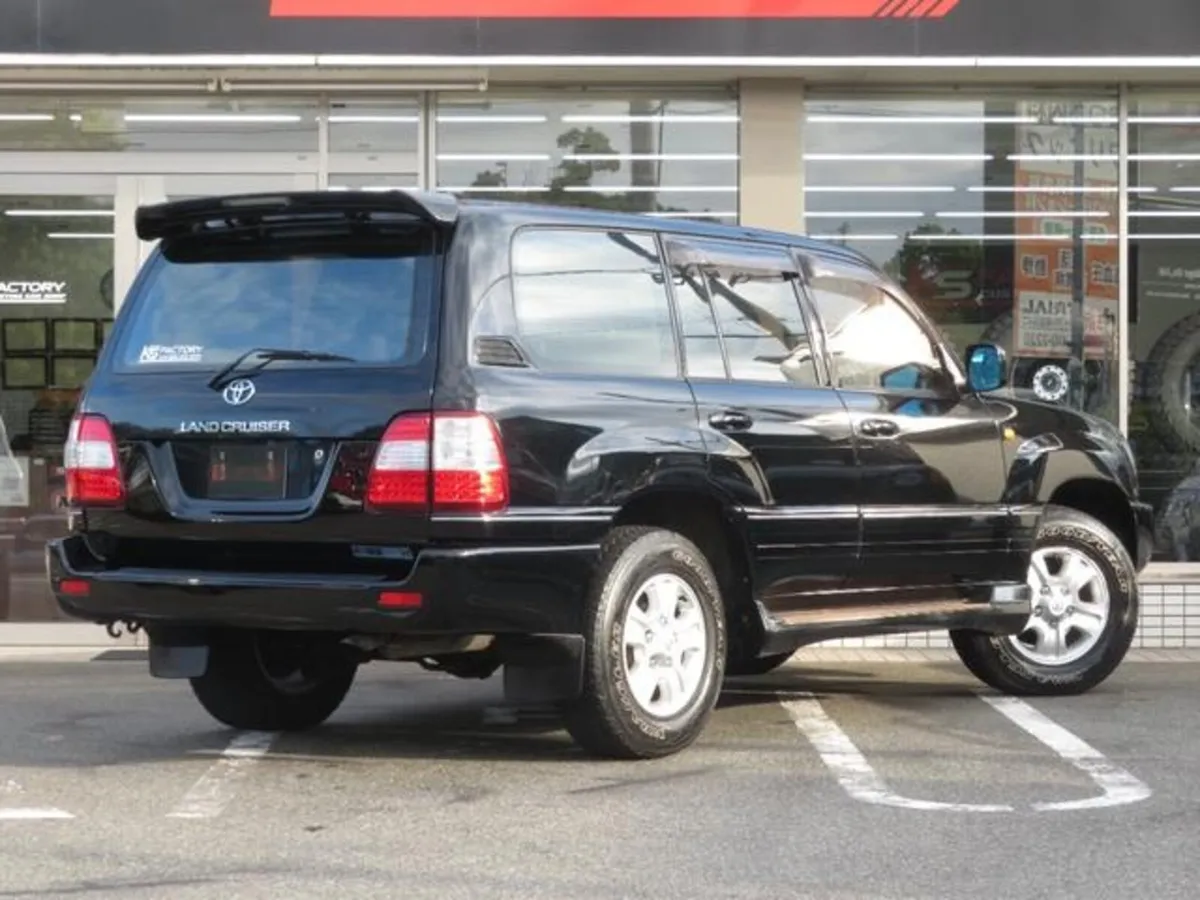 2000 TOYOTA LAND CRUISER 100 VX Amazon 4.2 2 Seats - Image 3