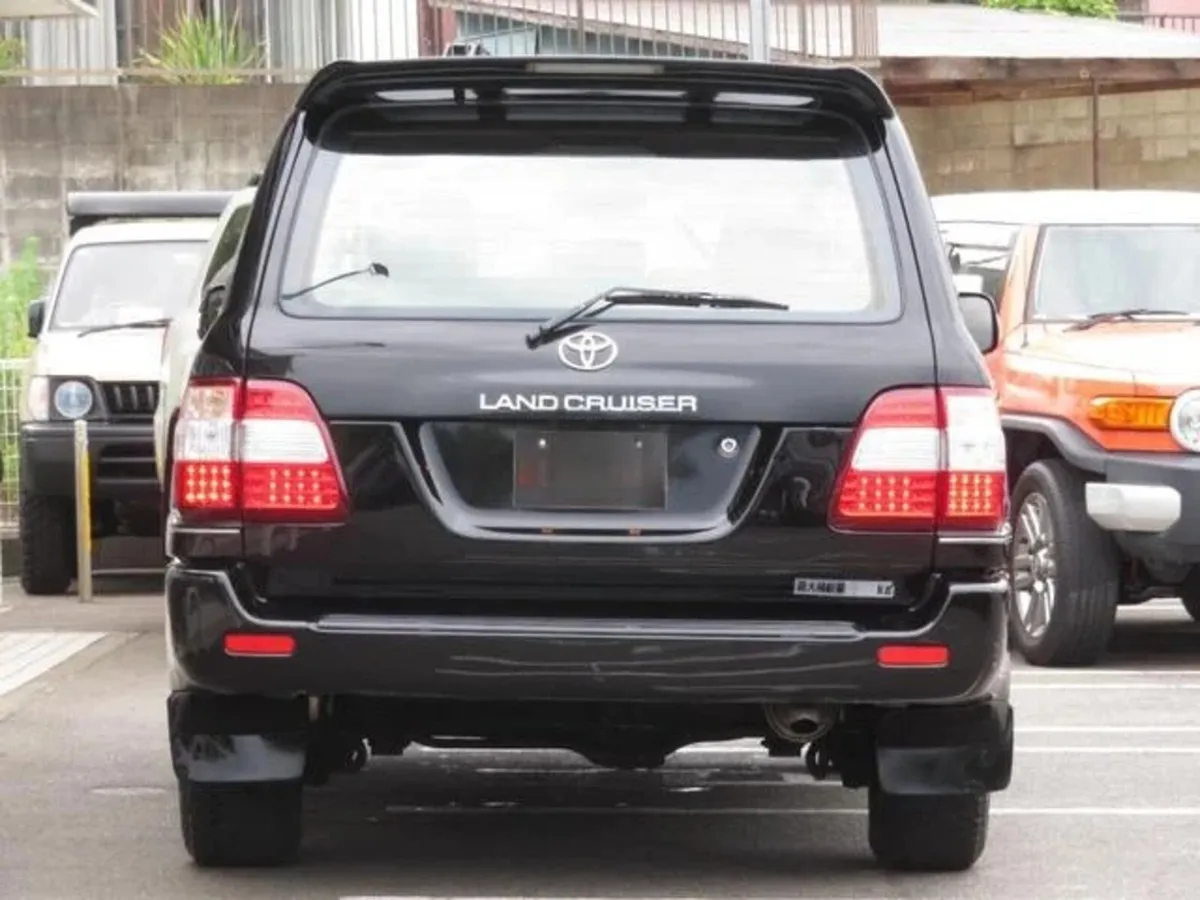 2000 TOYOTA LAND CRUISER 100 VX Amazon 4.2 2 Seats - Image 4