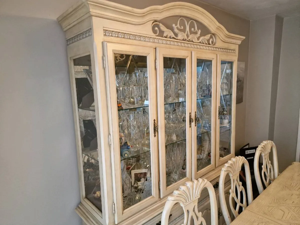 Limed oak table and 8 chairs and  matching unit - Image 3