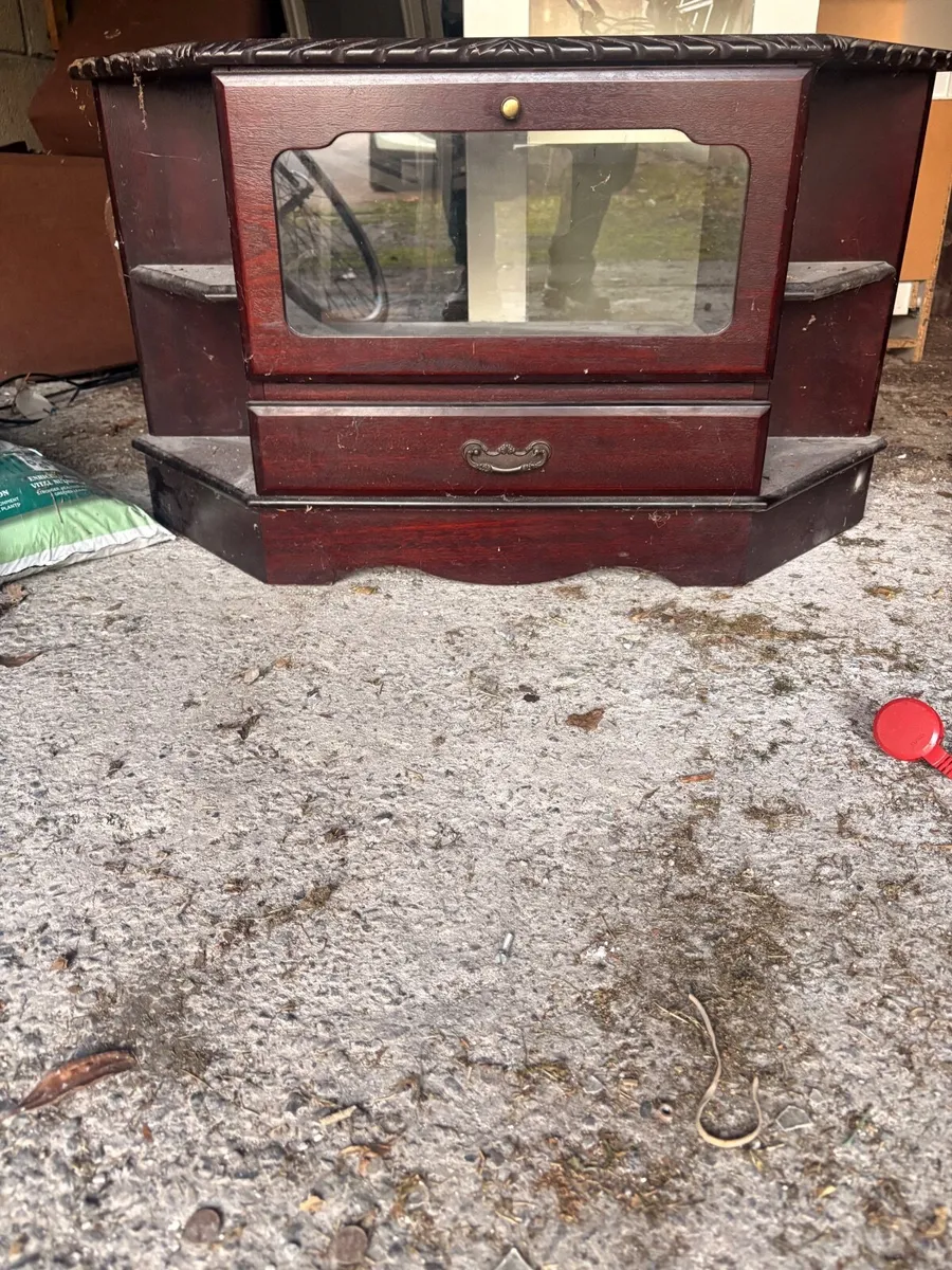Mahogany tv table - Image 1