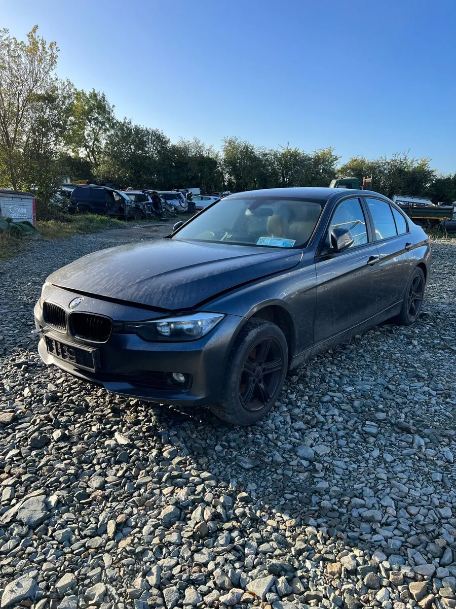 Breaking bmw 320d 2015 f30 b39 3 series - Image 1