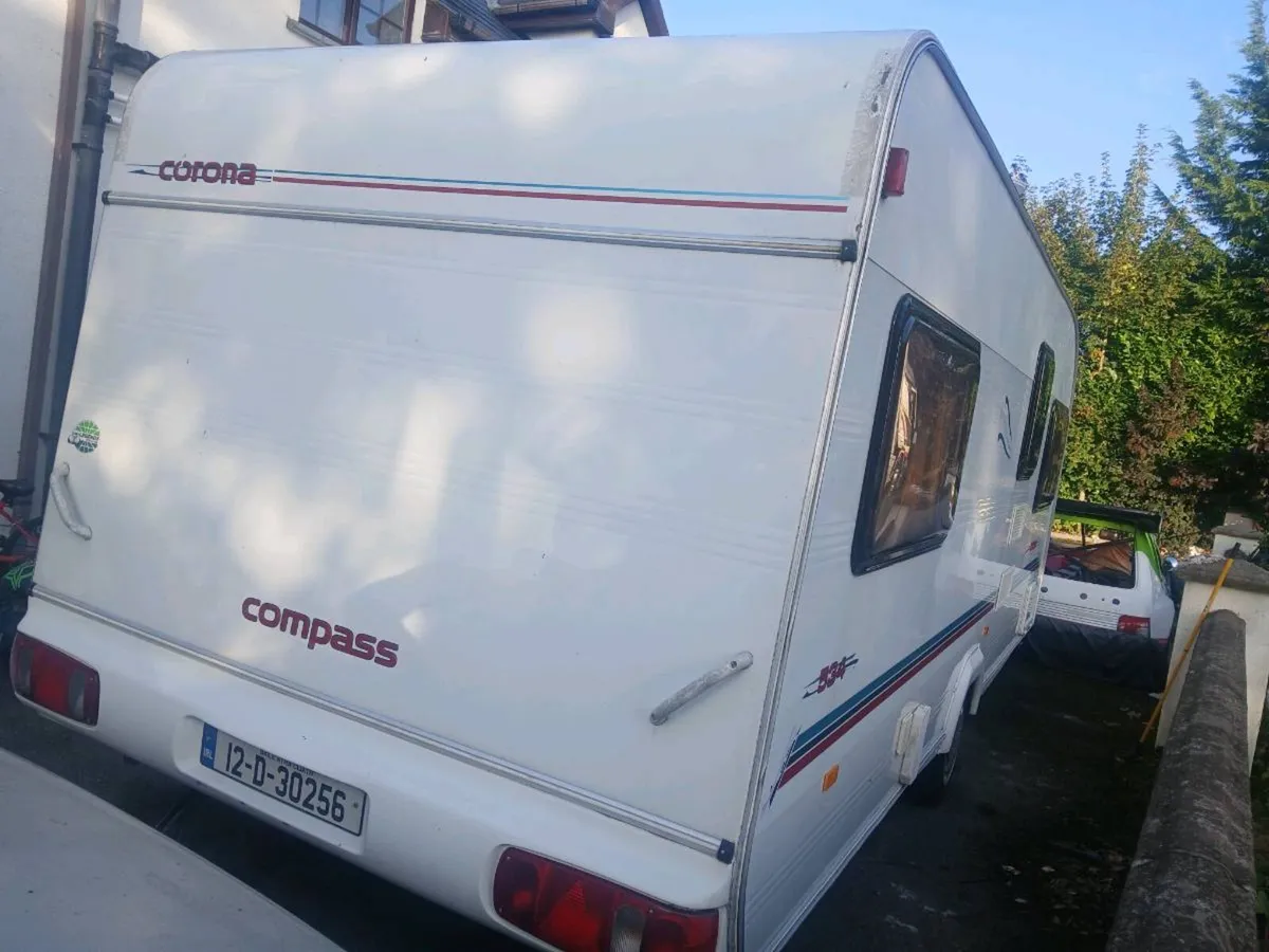 Compass corona fixed bed caravan - Image 3