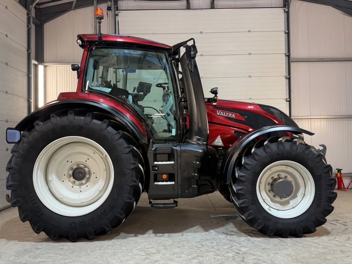 Valtra T194 Versu ***Only 2300 hours!!*** - Image 3