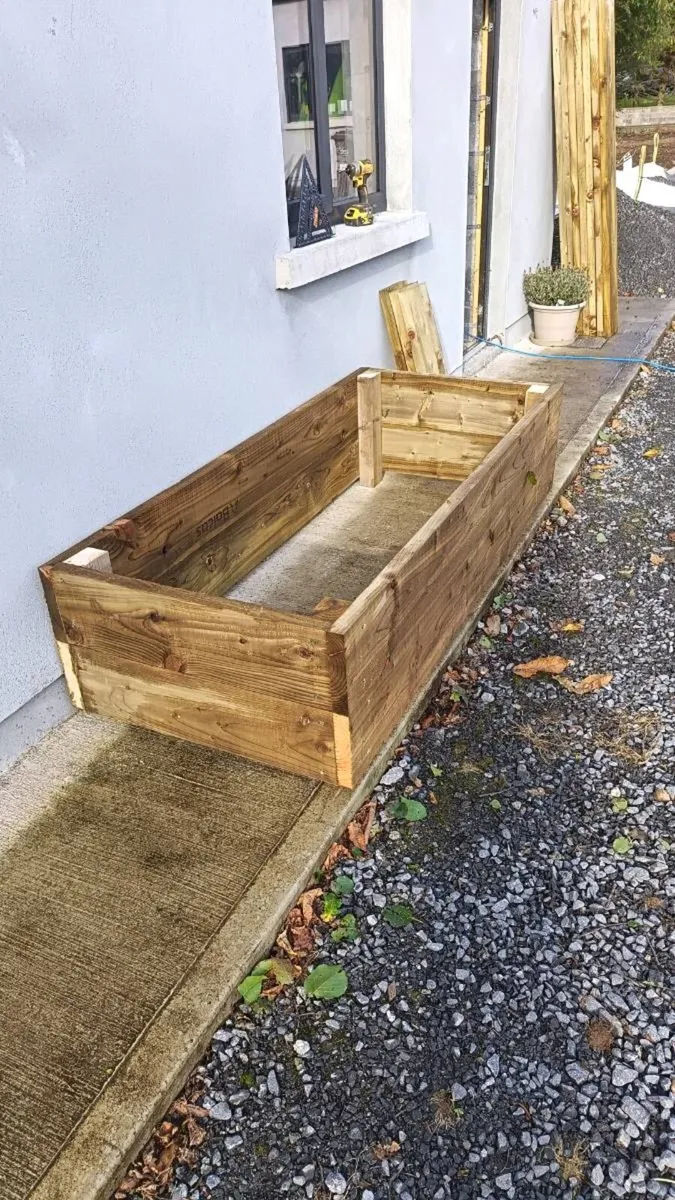 Raised garden beds - Image 1