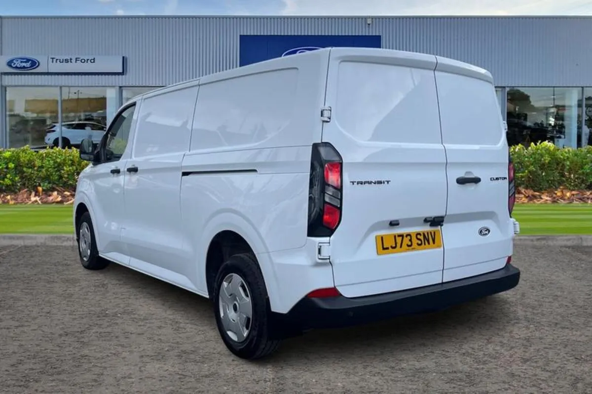 Ford Transit Custom 300 L2  FWD 2.0 EcoBlue 110ps - Image 2