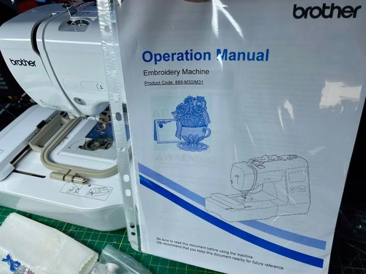 BROTHER Innov-is M240ED Embroidery Sewing machine - As new - Just serviced - Image 4
