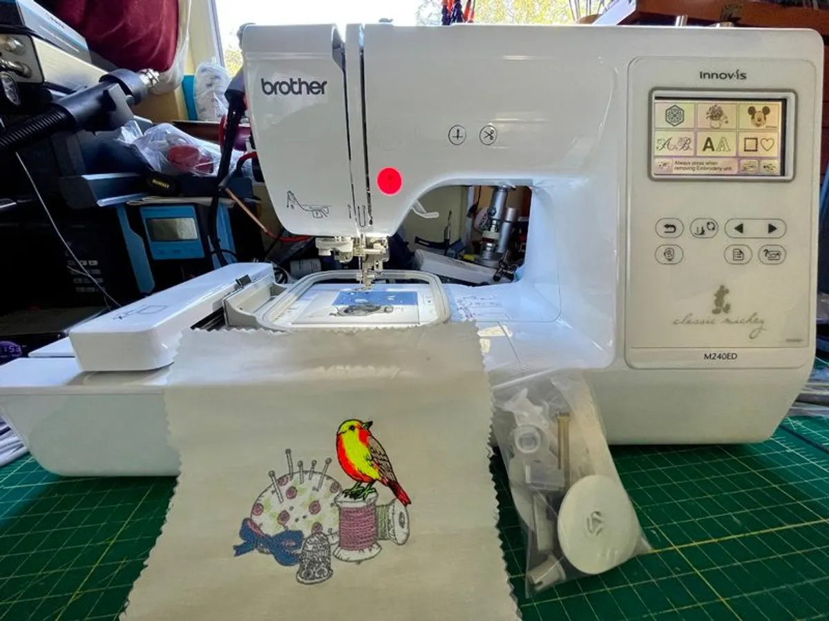 BROTHER Innov-is M240ED Embroidery Sewing machine - As new - Just serviced - Image 1