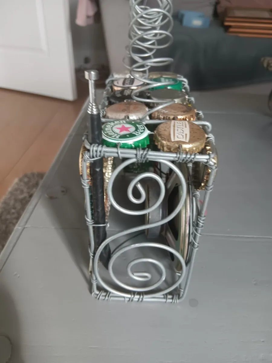 Unique old style radio - Image 1