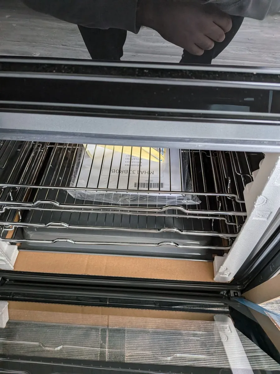 Brand New Bosch Series 2 Double Oven Brushed Steel - Image 4