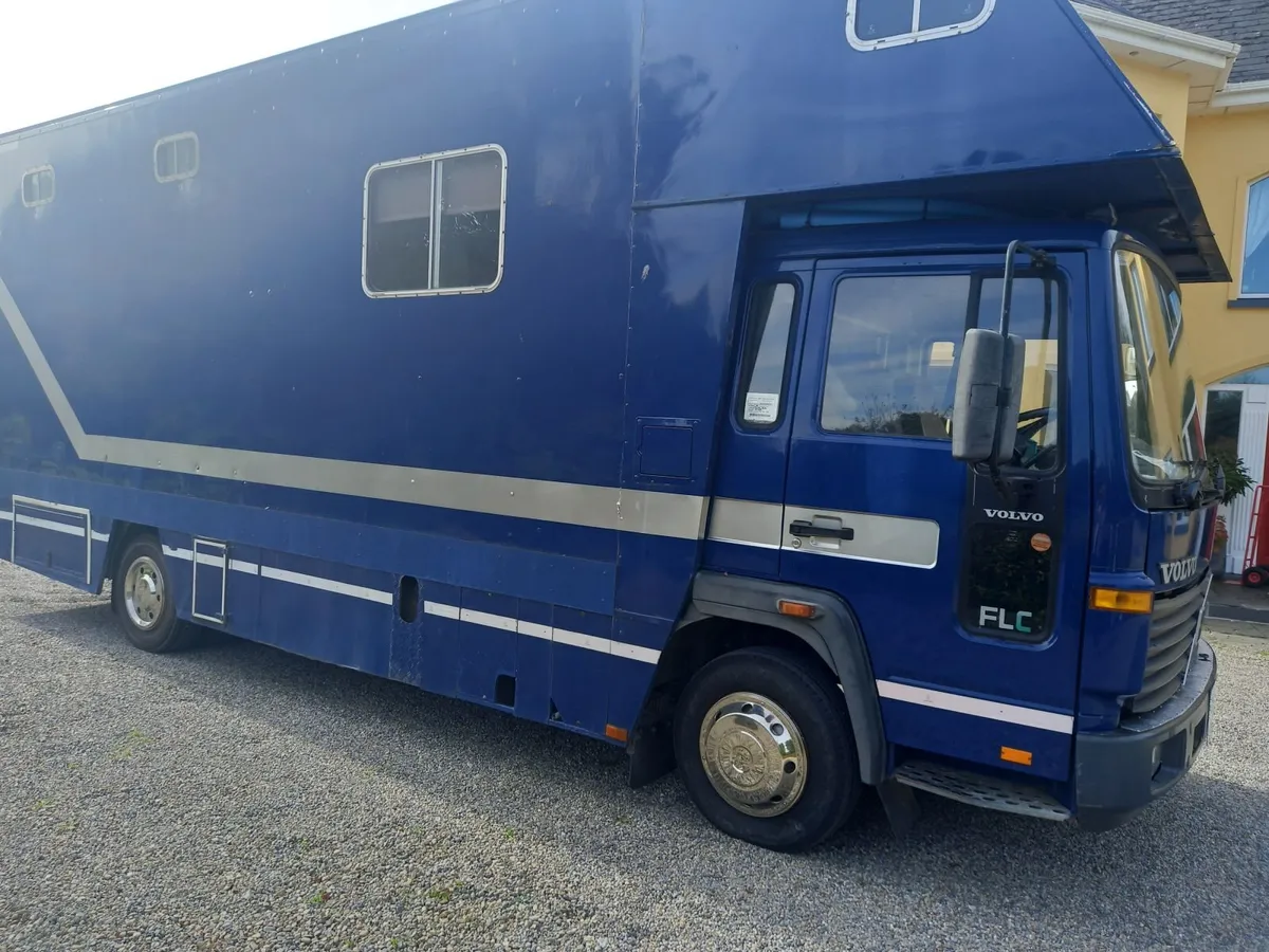 Horse lorry - Image 1