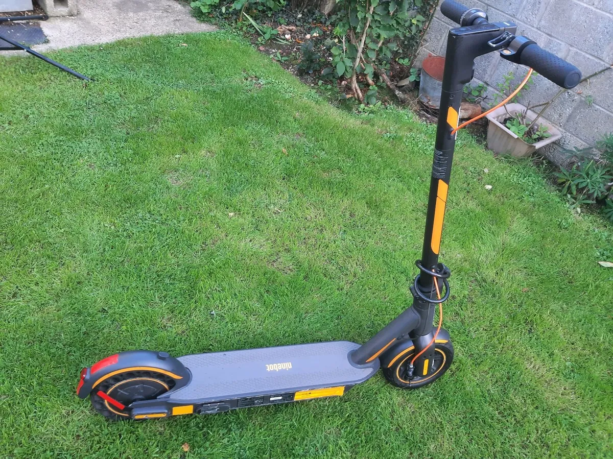 Segway Ninebot G30 Max Electric Scooter - Image 3