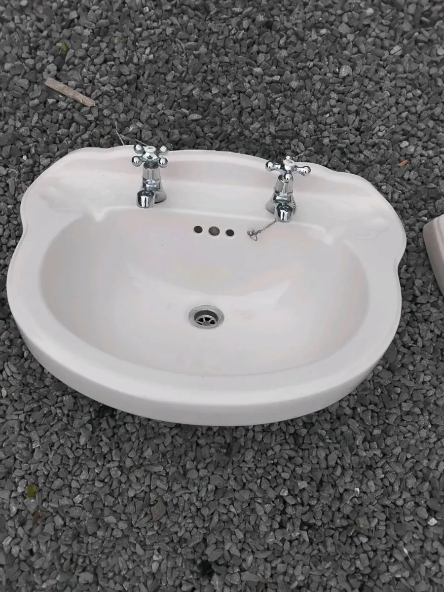 Sink & Pedestal - Image 1