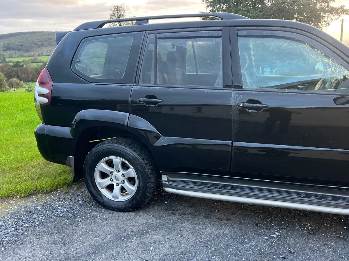 Toyota Land Cruiser 2006 - Image 2