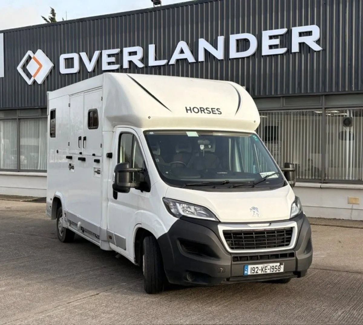 2 Stall HorseBox - R160 - Image 3