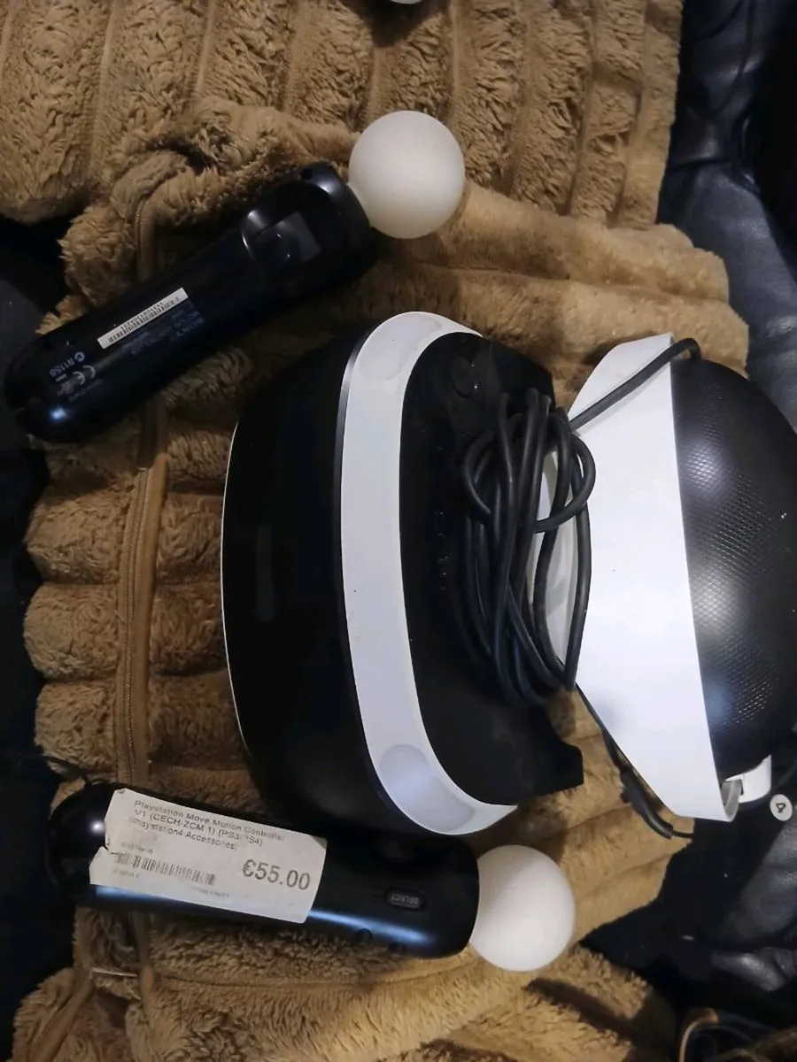 VR headset with 2 PS Move controllers - Image 2