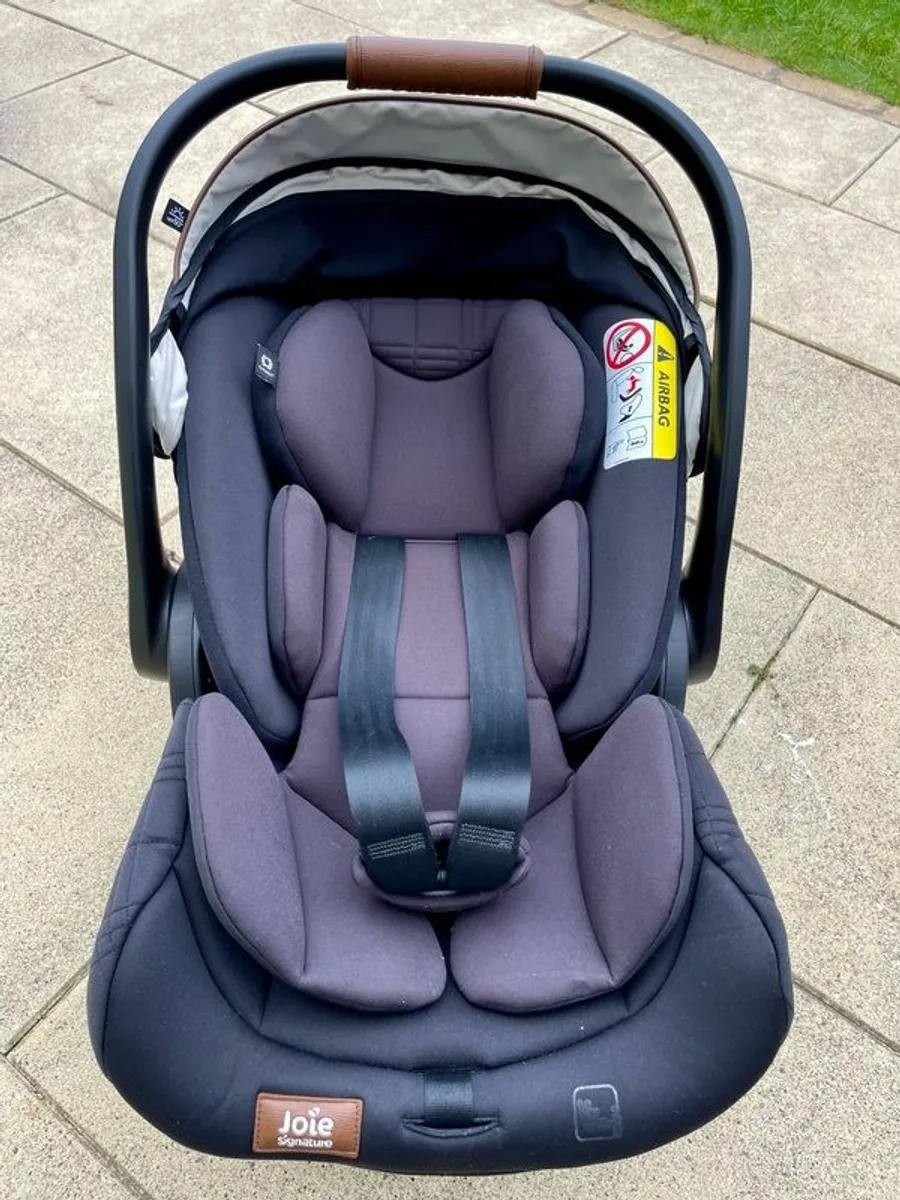 Infant car seat & base - Image 3