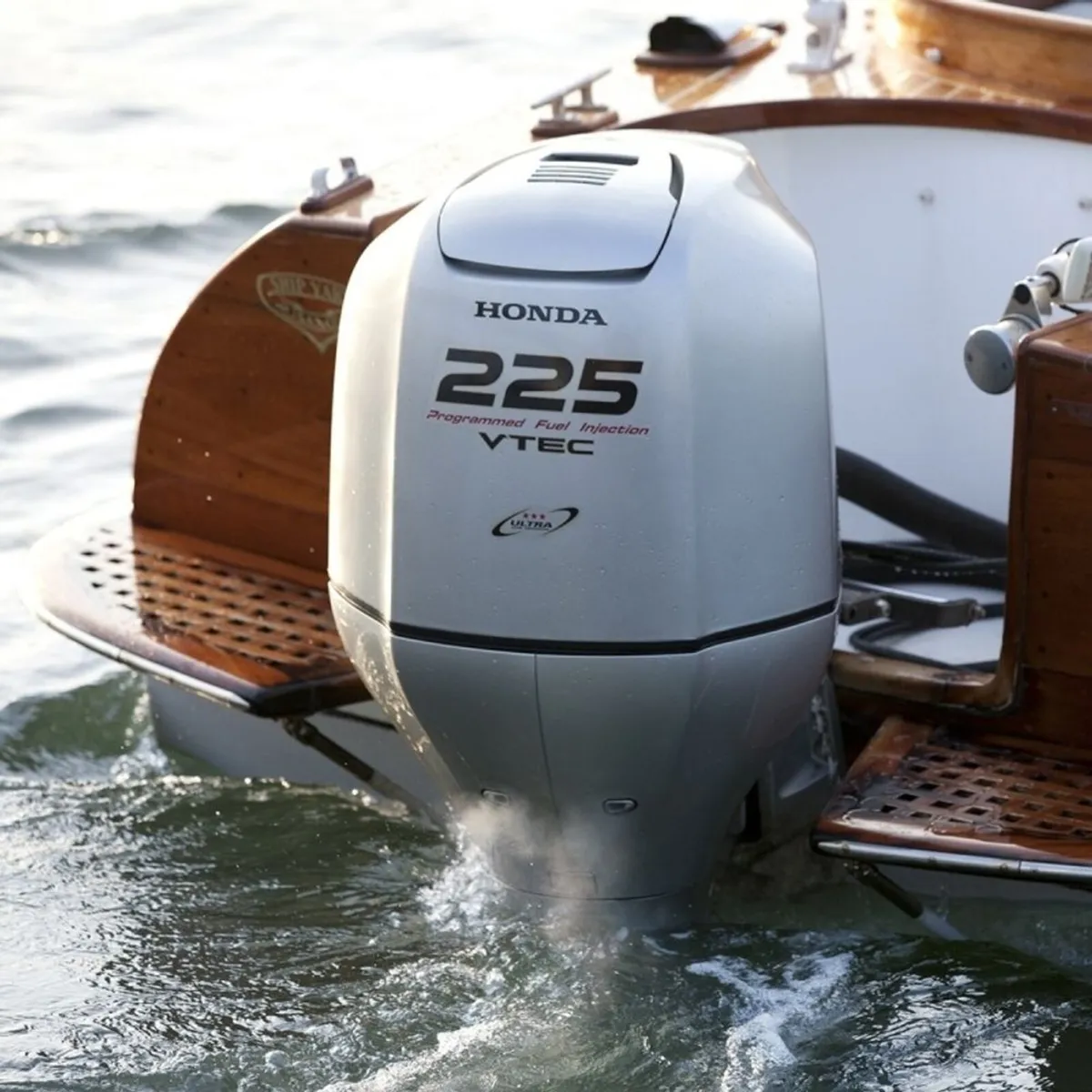 Honda BF225 EFI  outboard - Image 2