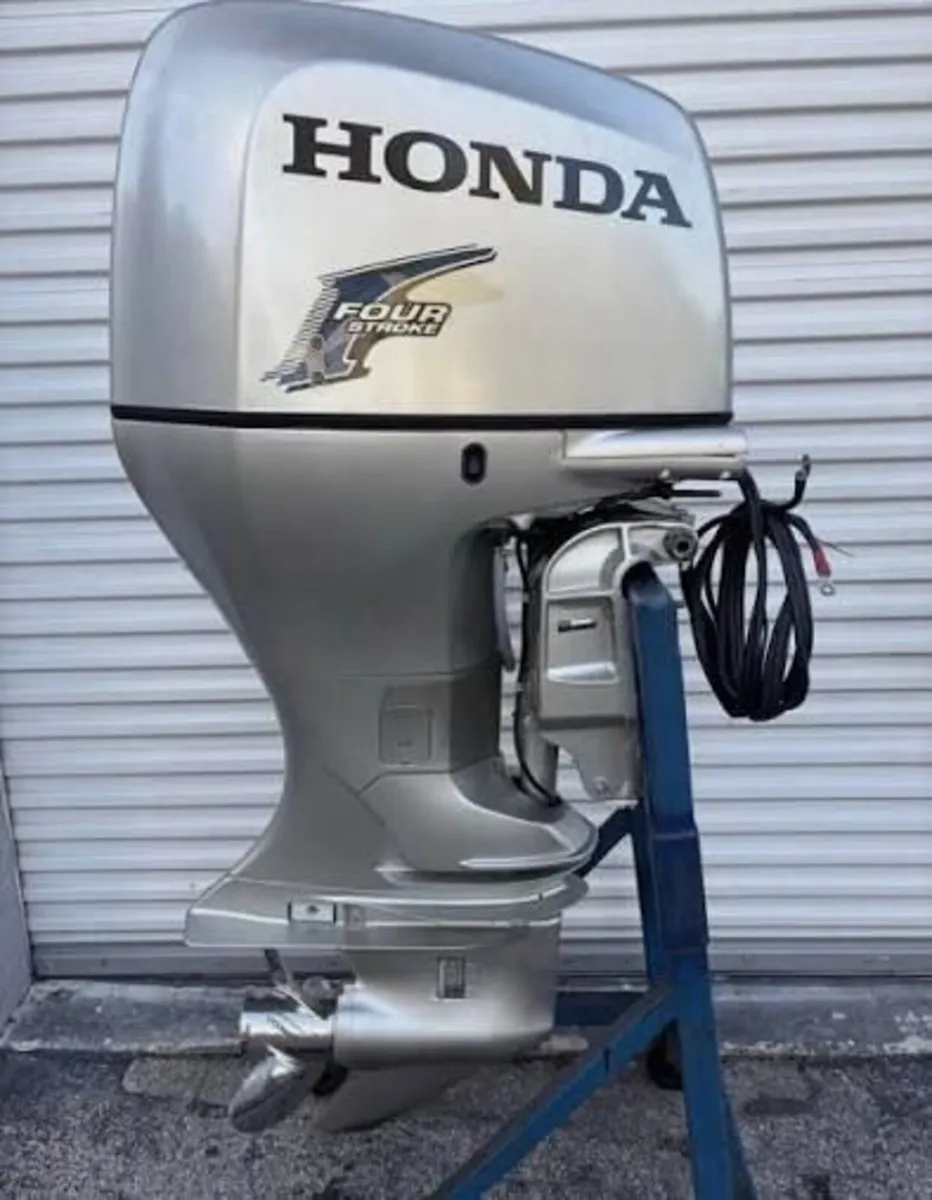 Honda BF225 EFI  outboard - Image 1