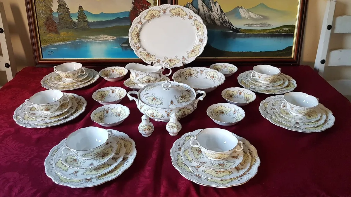 37Pc.Royal Albert England September Song DinnerSet - Image 1