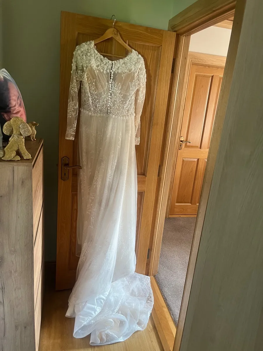 Wedding dress - Image 3