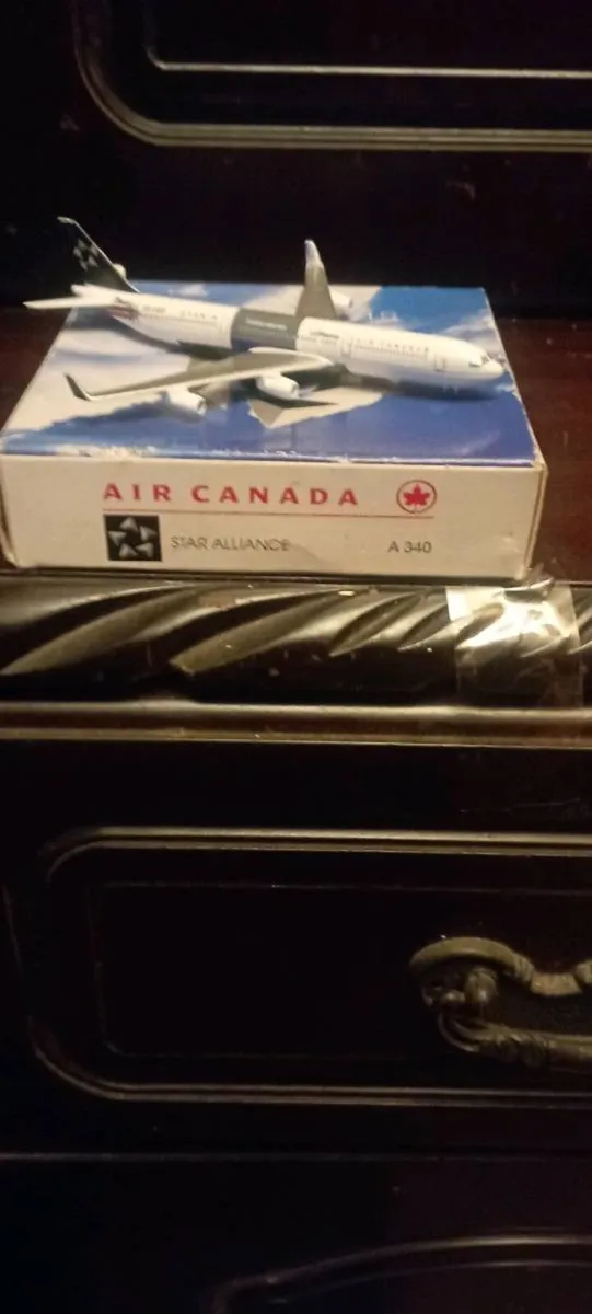 AIR CANADA PLAIN  1-400 SCALE PLAIN + THOMAS COOK - Image 3