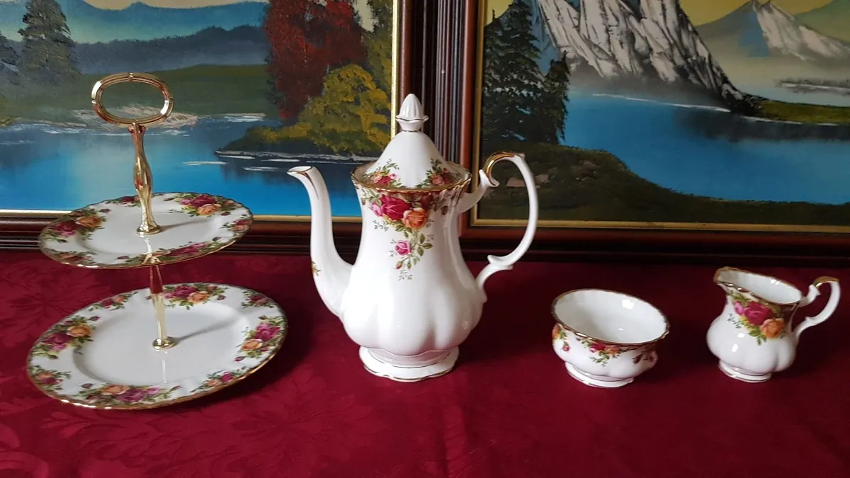 17 Pc. Royal Albert Old Country Roses Coffee Set - Image 3