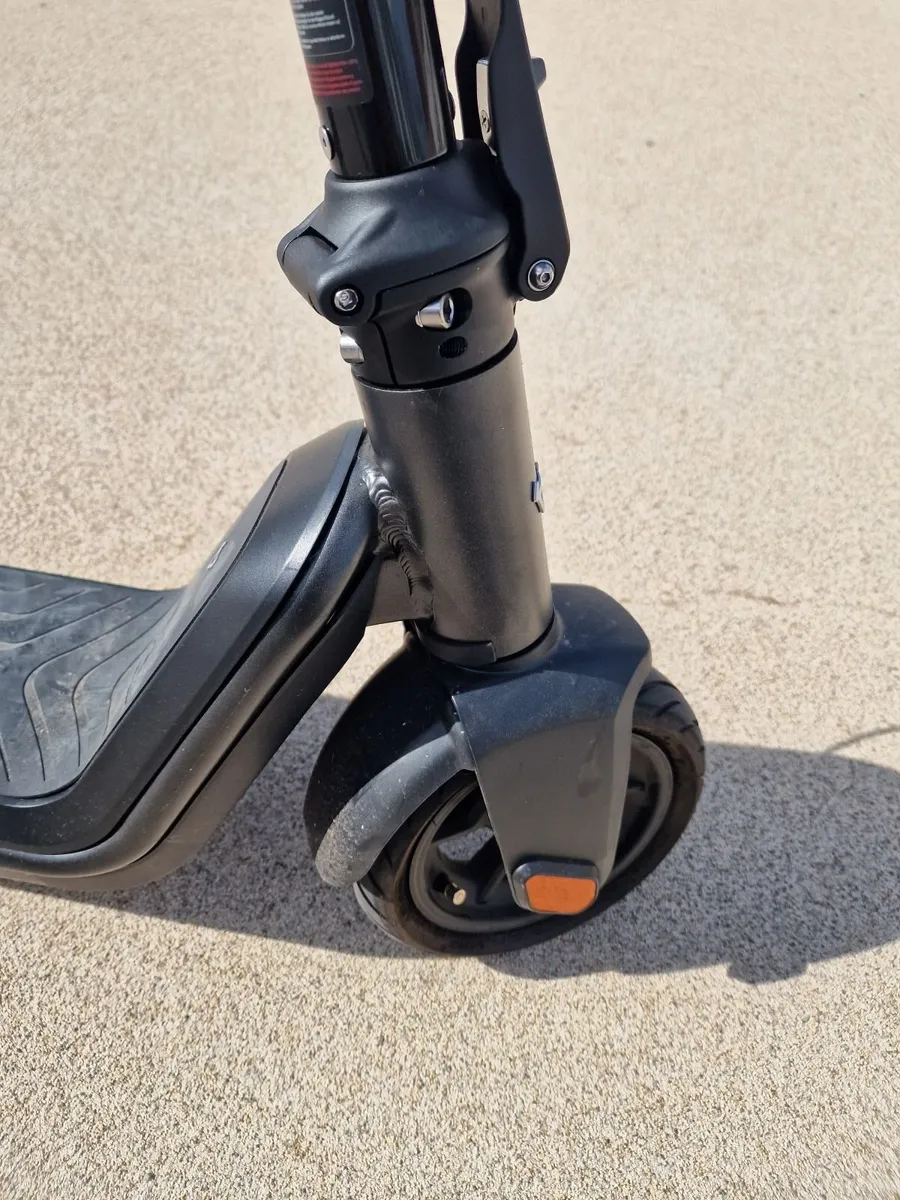 Electric scooter - Image 2