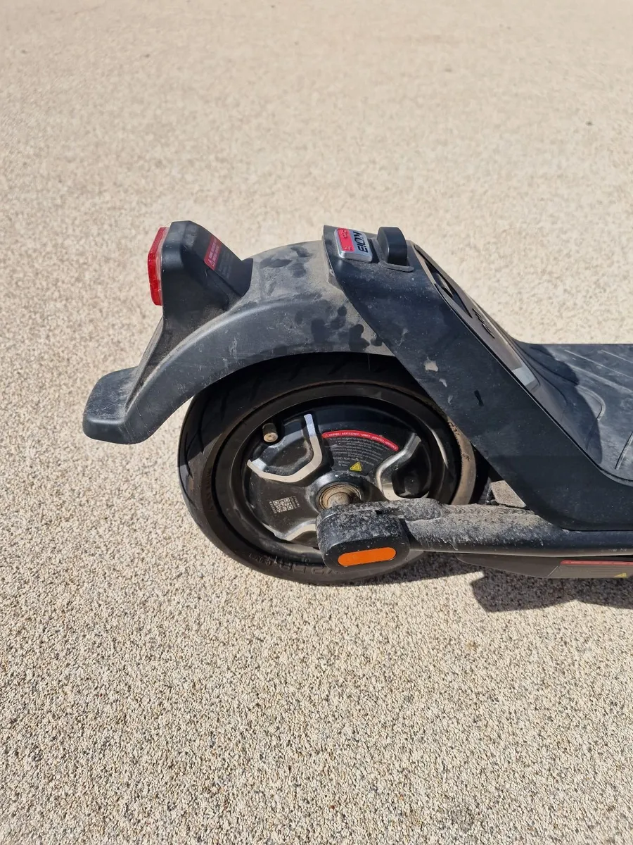 Electric scooter - Image 3